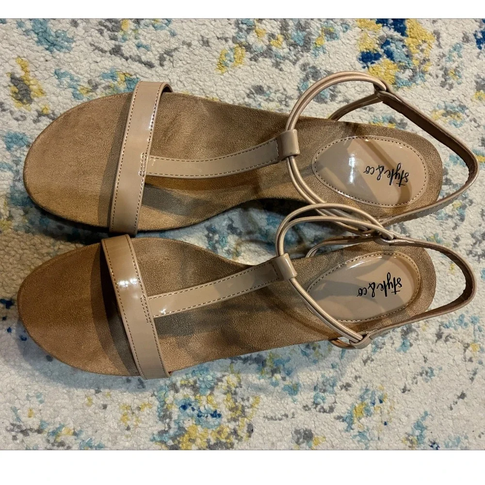 Style & Co Mulan Nude Patent‎ T-Strap Wedge Sandals Womens 12M F42199 Beige